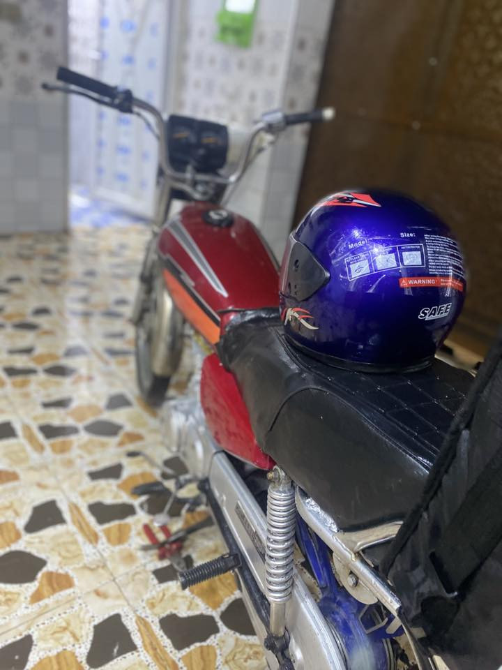 ايراني اربعه كير للبيع
تانكي وصفاحيات ولايت ودشنوا وسوبايه وجاملغ 
خلفي وبك لايت وصينيه زنجيل جدد 
مشدودات بس تربطهن دراجه نضيفه 
مكينته سعر ٣٢٥ 
***********
