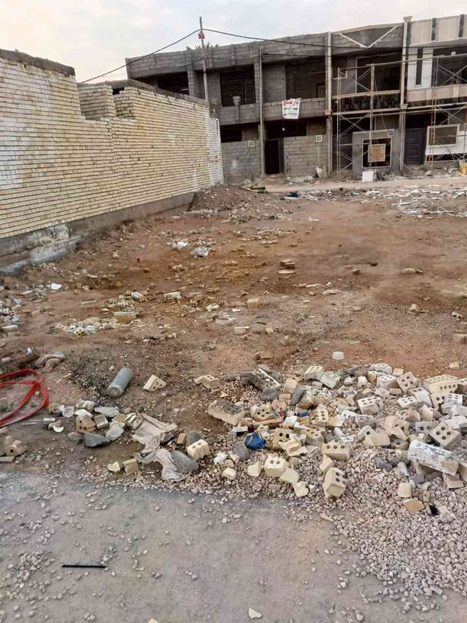 السلام عليكم يتوفر قطع اراضي للبيع مقابل مستشفى الكفيل نهاية شارع الجاير خلف حي الكرار نوع العقار سند 25قرار محكمه خدمات كاملة مي ومجاري وكهرباء وتبليط عرض الشارع الرئيسي ١٧ومدخل القطع ٩
متوفرة جميع المساحات وايضاً يتوفر بيوت المساحه ٥٠متر الاستفسار عن الأسعار ***********
***********
