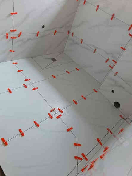 ئامادەین بۆ دانانی هەموو جۆرە کاشیەک لەشاری کەلار و دەوروبەری بەجوانترین شێوەو هەندەسەی بەتەریقەی ئێرانی و دۆغاو ولیزەری 
دانانی کاشی دیواری مەتری بە 5000هەزار 
دانانی کاشی عەرزی مەتری بە 4000 هەزار 
***********
