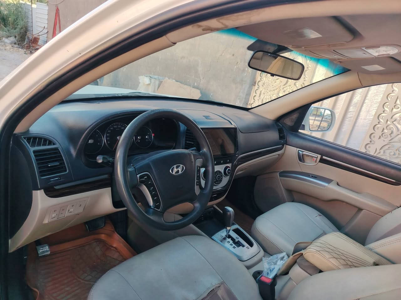 سنتافي موديل ٢٠١٢ سياره جاهزة من كلشي خليجي محرك ٦ سلندر ٧ راكب سنويه جديده بسمي مكان الشاميه بيهه رشات صبغ قليله بدون حادث ومعجون بدون داخل ولاتكم وبيهه فخذه أماميه مبدله مكان الشاميه سعر 120 مجال قليل ***********
