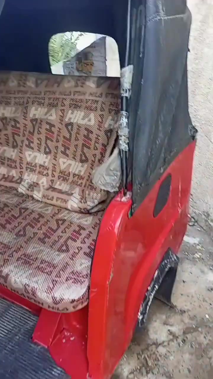 السلام عليكم تكتك بياجو موديل 20 اوراق كامله تكتك بيها ضربه بس من كدام شوفه عينك للبيع عنواني بغداد الدوره سعر كلش مناسب تواصل وياي على الواتساب  موجود على الفيس 💚***********
