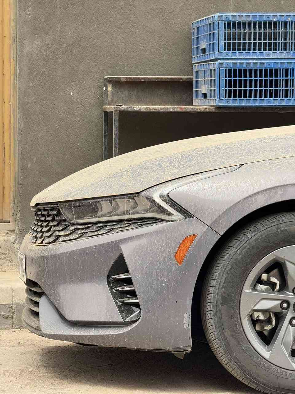 🚗 للبيع: kia k5 موديل2022 - بحالة الزيرو 🚗
لأصحاب الذوق والتميز، متوفرة الآن كيا K5، سيارة توب بالنظافة والمواصفات، وجاهزة للاستخدام.
🔹 المواصفات الفنية:
• المحرك: 1600cc Turbo (اقتصادي وقوي جداً).
• ناقل الحركة: 8 سرعات.
• الممشى:  آلاف ميل فقط.
• الوارد: أمريكي.
🔹 المواصفات الخارجية والجمالية:
• اللون: رصاصي. 
• ⁠ويل الحجم 16
• ⁠اومرايات جانبية سوداء (Black Edition).
🔹 الأنظمة والتقنيات:
• أنظمة الأمان: رادار أمامي، نظام تحديد مسار، نظام النقطة العمياء.
• التكنولوجيا: شاشة كبيرة تدعم Apple CarPlay و Android Auto،
• الراحة: تشغيل عن بعد، بصمة أبواب، فتح الصندوق الذكي، 
تبريد منفصل
🔹 حالة السيارة:
• السيارة نظيفة جداً (أشبه بالجديدة).
• الضرر: صبغ في الجاملغين الخلفيات وشويه بلدوسه.
• الايرباكات: سليمة 100% (بدون ايرباك).
• الرقم: ذي قار ( معوقين مابقه شي وتصير حره ).
💰 السعر: $ (شدة و 75 ورقة) 
📍 الموقع: ذي قار - /  حي اريدو.
📞 للتواصل والاستفسار***********
السيارة حيل مرتبة وتستاهل، والي يدور نظافة ومواصفات الحقيقية لا تضيع من أيده.
