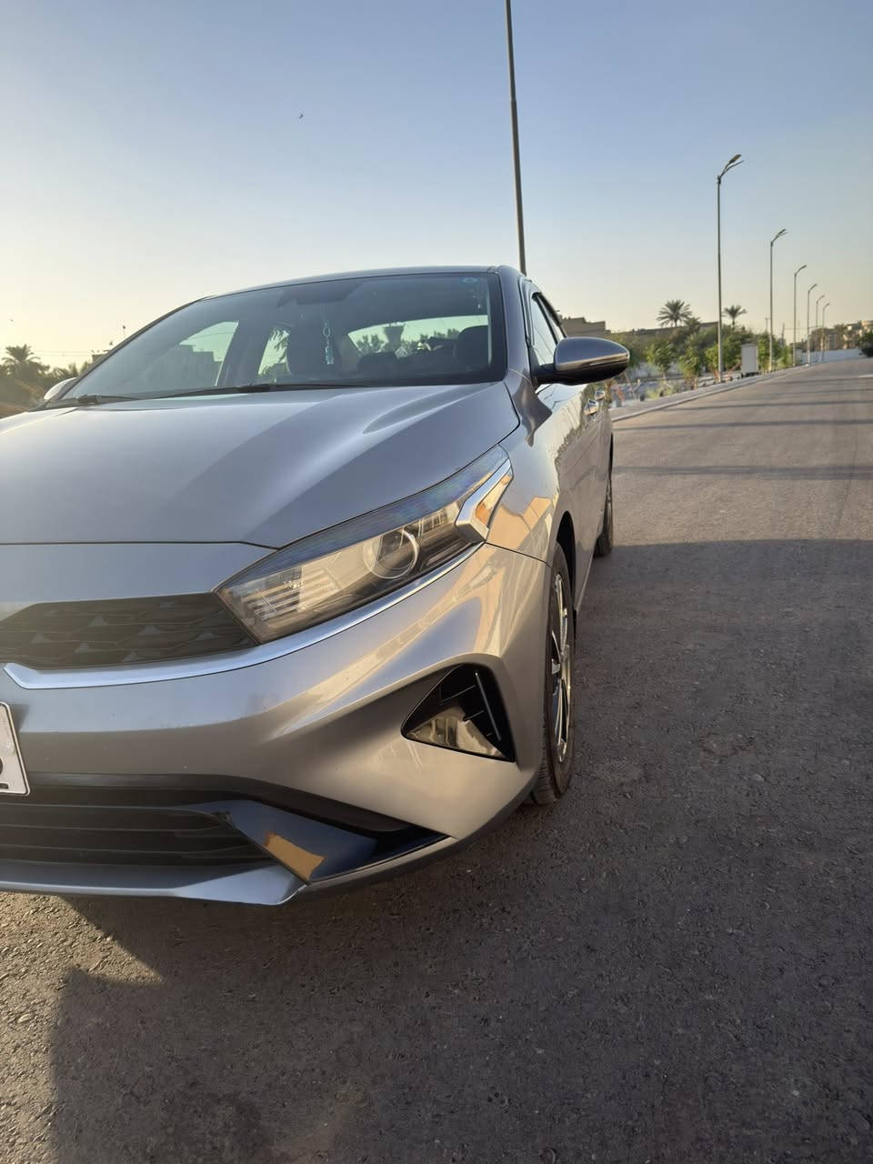 سلام عليكم 
من رخصةالادمن
 سيارة كيا فورتي موديل 23
 سيارة ماشيه 37الف كيلو 
موصفات السياره 
(ردار 360درجه امامي خلفي جانبي  
اتو بريك امامي خلفي 
تدفئه كشنات
 تدفئه استيرين
شاحن واير ليس 
اشاير بل مري 
تحديد مسار
قياده ذاتيه 
3وضعيات قياده
تبريد قطعتين 
لايت زنون وحاجب لد)
حادث موجود بل منشور 
عده الحادث السياره مكفوله كفاله عامه 
عنوان بغداد حي جميله 
***********
السعر خاص او تتصل وبيك خير وتدلل
