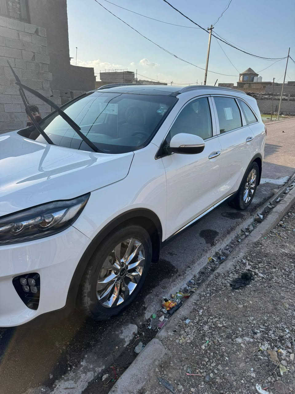 سلام عليكم سياره سورنتو للبيع وارد خليجي مواصفات لسياره 7راكب 3 قطع تدفئه تبريد مكينه 6سلندر كير ولمكينه كفاله بدون فورويل كشنات جلد سعر 255/للتواصل***********  لعنوان بغداد
