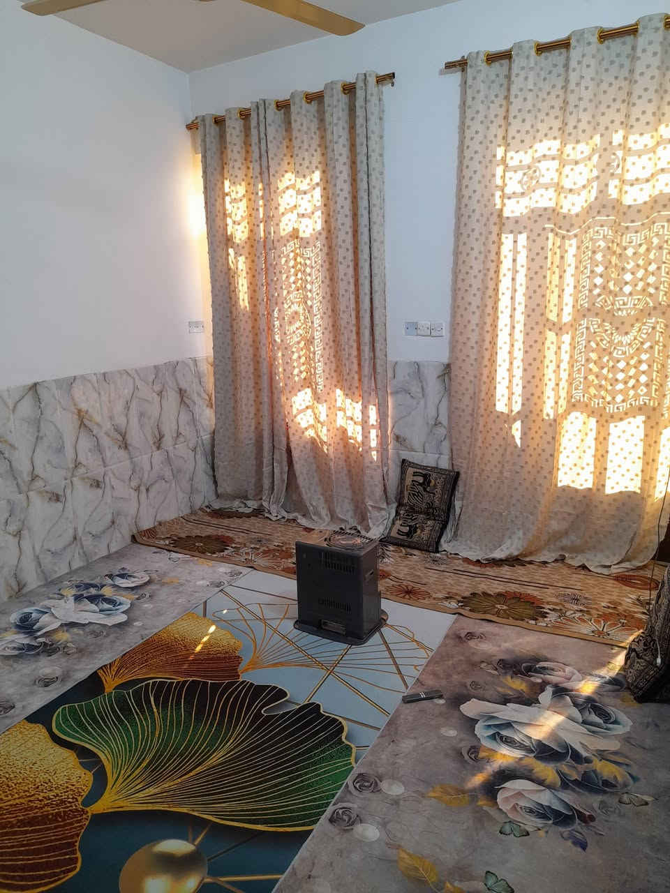 دار للبيع مساحه 100 الموقع بوب الشام بستان بشار شارع سيد علاء السعر 62 وبي مجال الستفسار ***********
