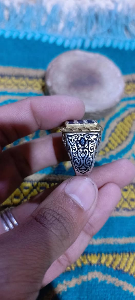 اللهم صل على محمد وال محمد 

زفير افريقي قطعه جميله جده 
صياغته يدويه احترافيه 

للاستفسار الاتصال او مراسله الصفحه 

***********
