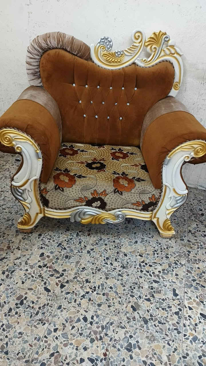 تخم 10 مقاعد  ملكي تكمه نضيف جدا نضيف سعر 275 وبي مجال مكان البياع يوجد توصل بكروه رقم يوجد وتساب***********
