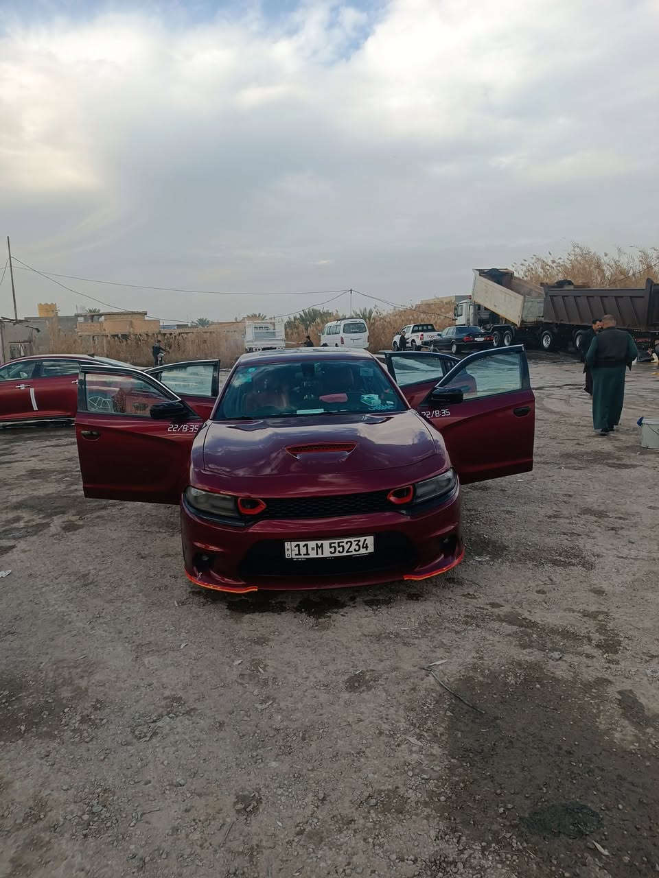 للبيع: الوحش الأمريكي "دوج جارجر" 2019 (فول مواصفات) 🚀
سيارة مال بيت، نظافة توب، واقتصادية جداً بفضل منظومة الغاز.. جاهزة للتحويل مباشرة!

​التفاصيل والمواصفات:

الفئة:SXT محدثة بالكامل SRT مكينة 3600

​الموديل: 2019.

​الممشى: 112 ألف كم فقط.

​الأرباك: سليم 100% بشرط الفحص (أهم نقطة بالوارد).

​المحرك والكير: بشرط الفحص "بدون فتح برغي"، سيارة نظيفة جداً ومشدودة.

​منظومة الغاز: مجهزة بمنظومة غاز من شركة زاغول (Zavoli) التركية الأصلية (توفير وهدوء بالمحرك).

​السنوية: باسمي والتحويل مباشر ورقم بغداد الدولي.

​الحادث: ضربة أمامية خفيفة جداً (حافة البنيد والجاملغ فقط).

​ تم تبديل (البنيد والجاملغ) بقطع جديدة لغرض التحديث ، مع "كلير" قطعتين للباب  السايق والباب الخلفي لتوحيد اللون والنظافة وبدون فتح الابواب .

​الشواصي واللغد: سليمات 100% (بشرط السونار).

​المواصفات الداخلية:

​فول مواصفات 1/1 (شاشة وسط، كاميرا خلفية، تشغيل عن بعد، كرسي السائق كهرباء، تحكم ستيرن، حساسات  خلفية وغيرها الكثير...) السيارة محدثه بالكامل SRT من بنيد ودعاميات ودوس.

​السعر:225 

(بيها مجال بسيط للطيبين). 

📍 الموقع: [بابل - الحله/الدبله]

📞 للتواصل والاستفسار: [***********]
