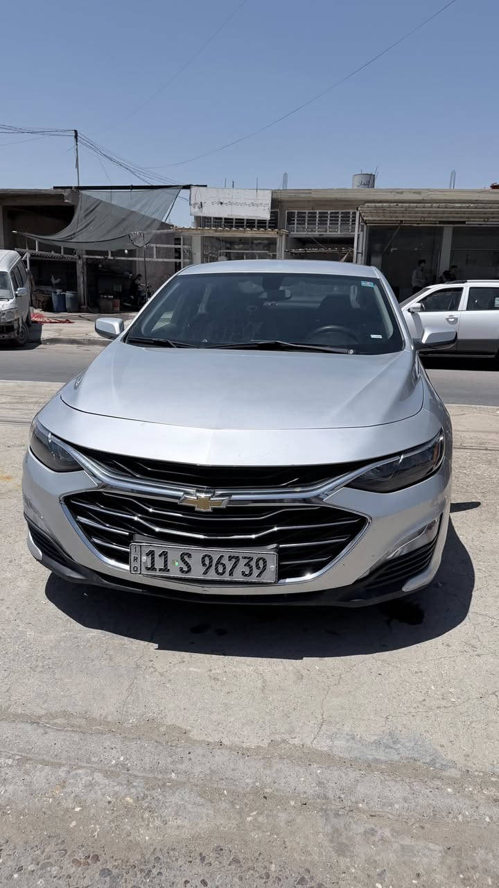 شوفرليت ماليبو 
موديل 2020
حادثها خلفي باب و جاملغ و بيها بارد جاملغ امامي والباقي كفاله 
سعة المحرك 1.500 توربو
السياره متعوب عليها ومابيها نقص 
الي ماعندة وفلوسة قليلة ياخذها جوة السوك (السعر 110 )
فئة ال LT
تحكم استيرن
بصمة أبواب 
تحكم كراسي كهرباء 
وتدفئة كشنات
كار بلي
📍 العنوان بغداد
☎️ رقم هاتف /    ***********
