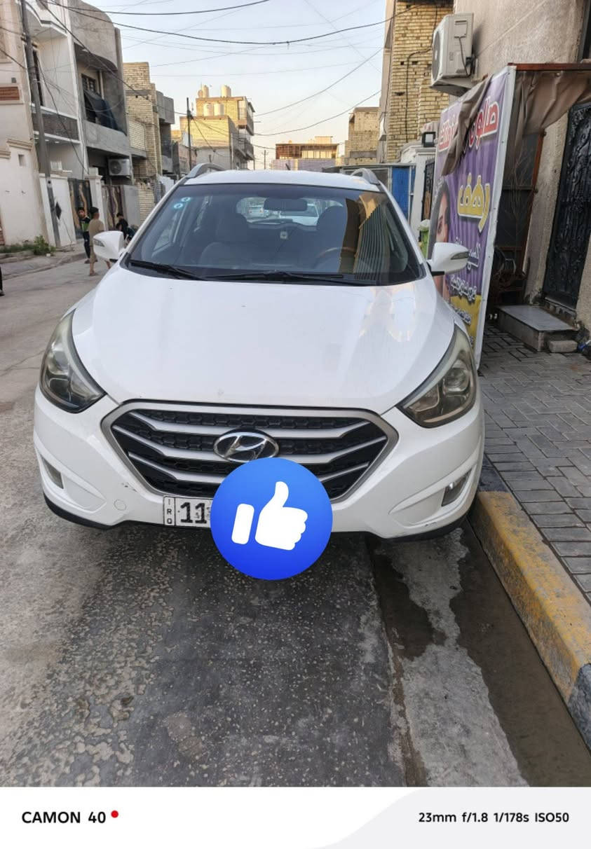 توسان 2015 خليجي بيه صبغ بين الجوملغ والباب بدون معجون والباقي كفاله 
بسمي بسعر 160 
العنوان بغداد الشرطه الخامسه
الهاتف *********** مكلف بالنشر

