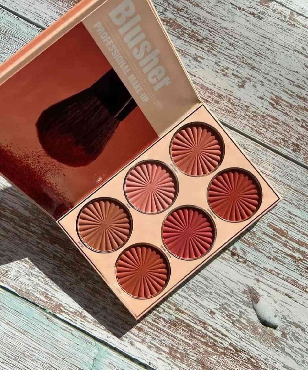 باليت دفتري من ماركة دايموند بيوتي (الأصلي UK)  بكوالتي عالي جداً😍
يحتوي الدفتر على 

24 لون ظلال عين كريمي ومخملي وكليتر 
6 درجات إضاءة بألوان طبيعية 
6 درجات بلشر ناعم جداً بألوان لايستغنى عنها 
4 درجات كونتور وبرونز 
3 درجات باودر حاجب

السعر ١٧ الف 
🚘 يوجد خدمة توصيل لجميع محافضات العراق ٤ الاف 🚘


**إذا كنت صاحب هذا الإعلان وتريد حذفه لأي سبب، رجاءا أرسل رسالة إلى الدعم الفني**