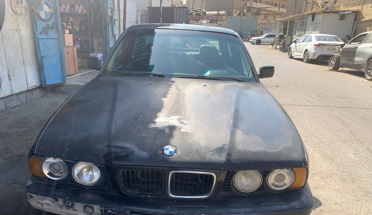 مرحبا بي ام 525 مسكر عدل موديل 91 بغداد سنويه 28 مكينه وكير جدد تبريد ثلج بيع او مراوس بيها نواقص السعر 48 وبيها مجال قليل***********

