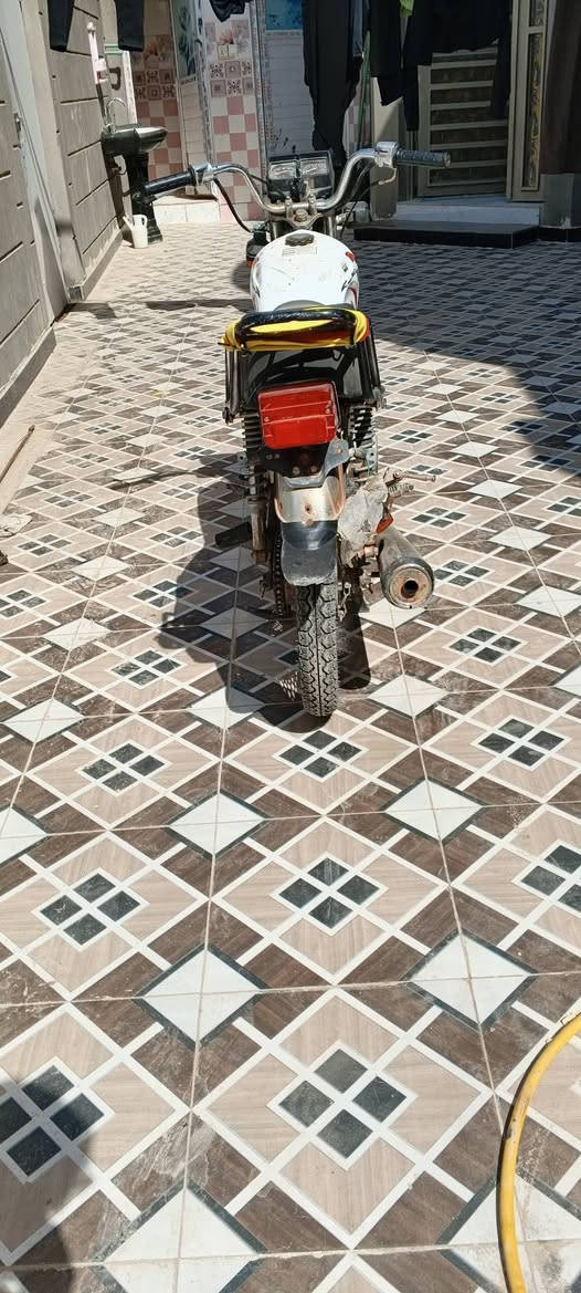 سلام عليكم دراجه ارشه 2018للبيع كلك مكفوله من للسرقه السعر 300 وبيهه مجال حك الجيه هذه رقمي ***********
