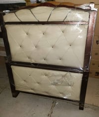 جرابي حديد • سرير