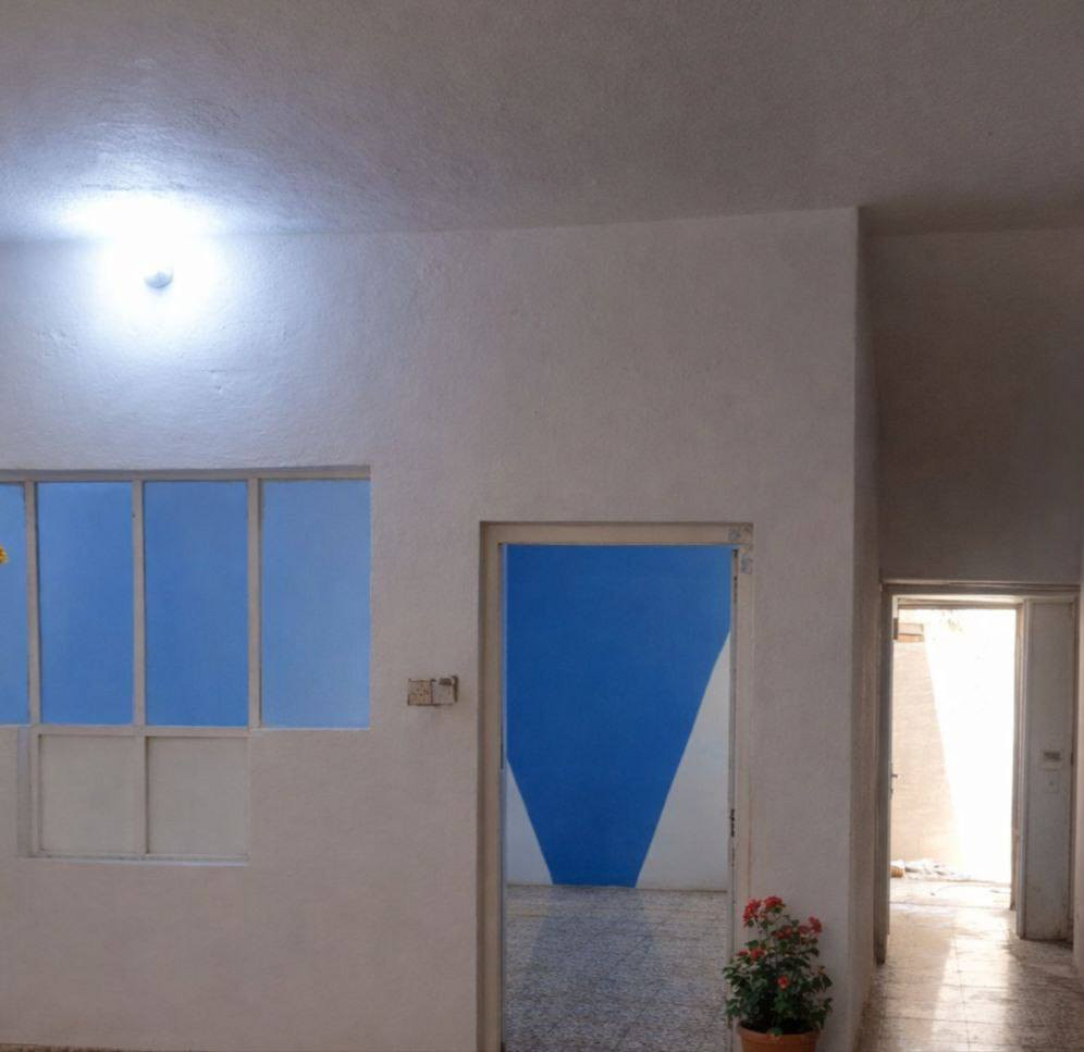 بيت للأيجار مساحته 162ونص في الشهداء /الدبية /قرب مدرسة الاطلال يتكون من غرفة وهول داخلي وهول خارجي واستقبال ومطبخ ومناور وصحيات داخلية وخارجية
علماً أن الارضية كاشي والسطح اشتايكر 
للاستفسار الاتصال على الرقم ***********
