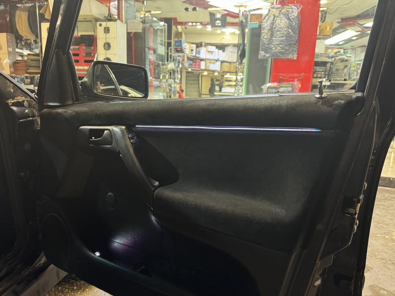 السلام عليكم كولف للبيع او مراوس
محرك2000 كير عادي سياره كامله من كلشي بس بيها خربطه بل ارفلو الرون يصعد وينزل تبريد شغال  اي مشكله مابيها كهربائيات كامله صدر جديد بيها دمام وشاشا اندرويد ونضام نشره ابلادي  رقم بغداد السعر 46 وبيها مجال 
بغداد الشهداء البياع 
***********
