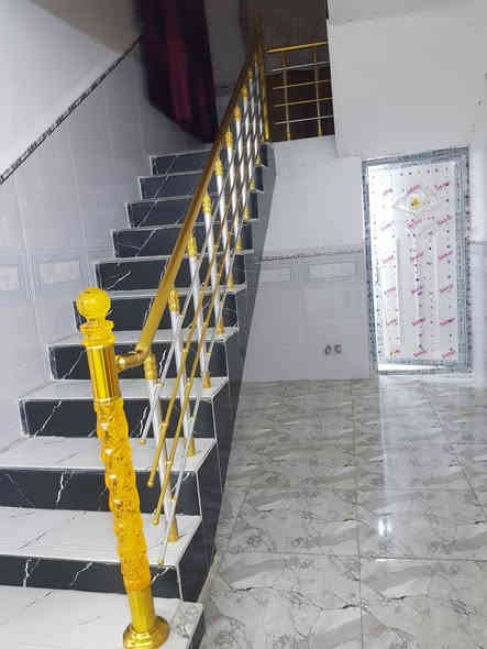 بيت البيع مساحته👈 280👉 متر قاط واحد 👉البناء بلوك 👉 غرفتين نوم وستقبال ومطبخ  حمامات ثنين واحد غربي واحد شرقي مطبخ بارد  ومطبخ حار صاله ترك ع داير بيتونه سطح مطبك شتايكر مجاري ريسيه كهرباء ماي سحب كلشي متوفر حديقه حمامات خارجيه 👈بلزراعي مال بيت ضيفان 👉ثاني فرع👈 العنوان بغداد منطقت بوب الشام👉 صايره فوك صيطرت الشعب جاي من القوس ع يدك اليمنه 👈جنس الرض عقد زراعي 117👉 👈 مايرهم قصد ولا مقدمه حاضر فلوسه البيت👉 👈 السعر 90 👉 بي مجال اكثر تفاصيل البيت بلمقطع الفيديو اليريد يشوف البيت مقطع فيديو يدخل علي خاص ادزله مقطع فيديو مال البيت اتصال برقمي خاص عادي بي وقت ***********  واتساب👉
