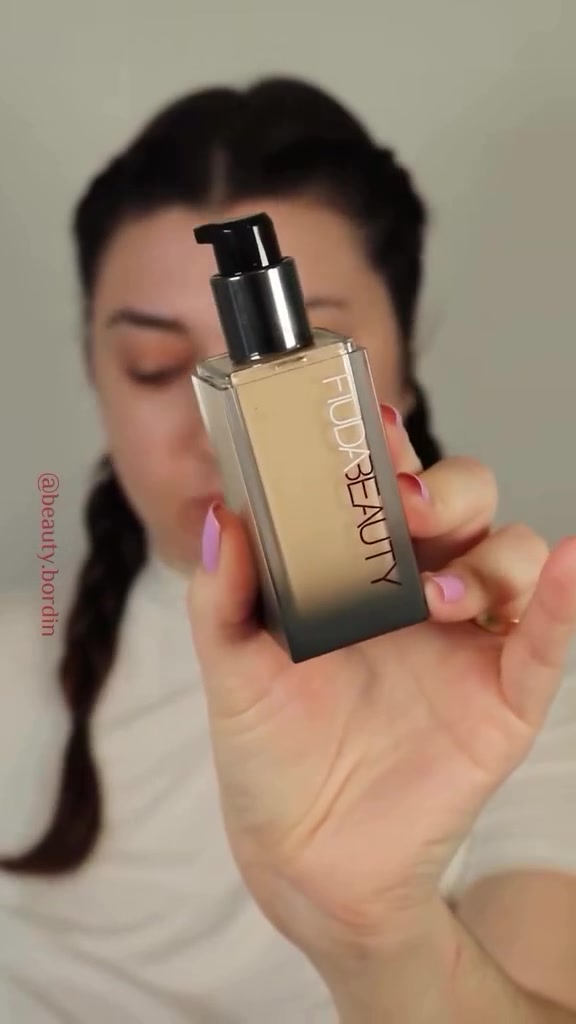 ✨🤎 فاونديشن Huda Beauty 🤎✨

إذا تبحثين عن بشرة موحدة وناعمة بإطلالة أنيقة، فاونديشن هدى بيوتي من الخيارات المميزة للمكياج اليومي والمناسبات 💄✨

🌸 قوام سائل ناعم وسهل الدمج على البشرة.🌸 يمنح تغطية

السعر ب15الف
توصيل بسمايه الف
توصيل محافظات5الاف


**إذا كنت صاحب هذا الإعلان وتريد حذفه لأي سبب، رجاءا أرسل رسالة إلى الدعم الفني**