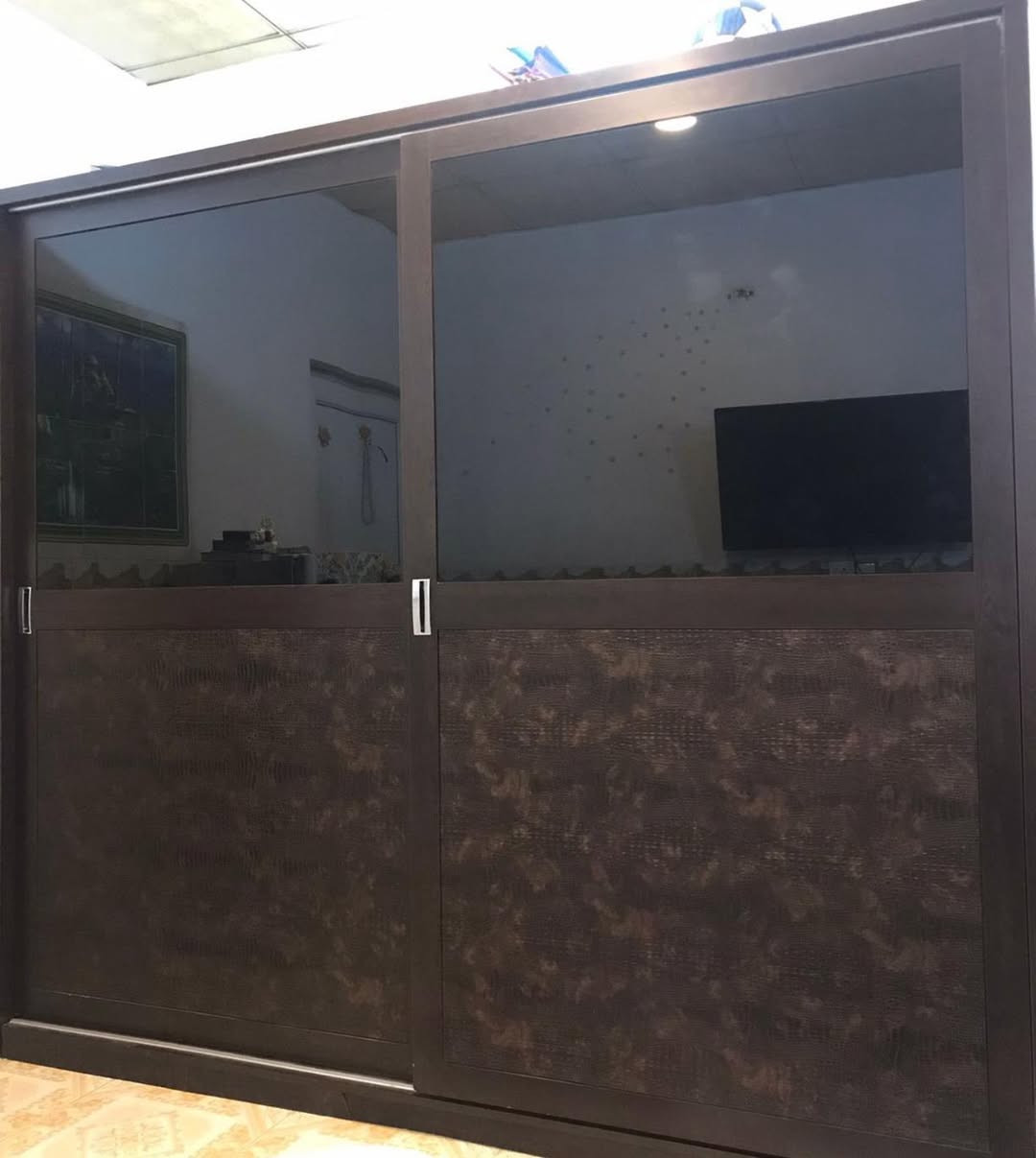 السلام عليكم 
اغراض للبيع مستعملة جديدة ونظيفة 
غرفة نوم نظيفة وجديدة سعرها 300 الف وبيها مجال 
وخزانة الصغيرة ب 15 
المكان اربيل زاكروس مقابل هوكاري 
للتواصل واتساب 

0751 557 4762
