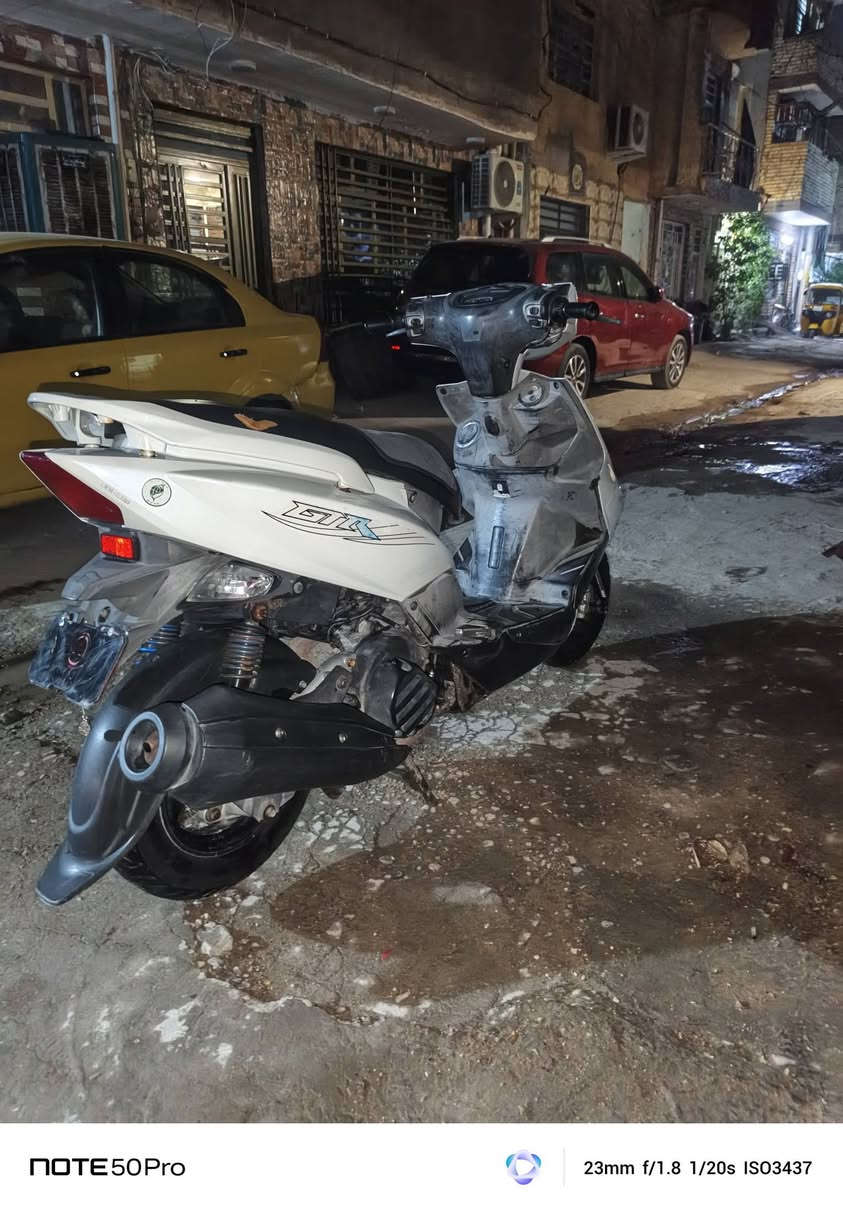 السلام عليكم للبيع دراجةgtr نوزل دراجه كفاله عامه من كلشي بلاديه من طول لطول مكينه خرسه بصمه تشغيلتهة شلعه ومعدل دراجه اخت رمبه نواقصهة بس عداد سرعه سعرها 950وبيهة مجال عنواني بغداد الحريه رقمي ***********
