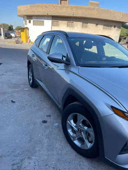 سلام عليكم. 
هونداي توكسان سلفر 2024 وارد امريكي 
سيارة ماشية 32ميل  بعدها جديدة    
السيارة نظيفة  جداً. مكفولة كير ومكينه صور حادثها مرفقة بالمنشور  حادث بدون شواصي ولا لغود  فقط بنيد مبدل ومصبوغ يعني السيارة قطعة وحده     
مكينة 2500 gdi نظافة 100٪ مكفولة هية والكير 
مواصفات فول عدا الفتحة 
بصمة 
شاشة كبيرة 
كامرة دوارة
جنطة كهرباء
بصمة ابواب اشارة ترحيب عند الاقتراب
تحكات تبريد والشاشة  لمس 
تحكمات استيرن 
تحديد مسار 
قيادة ذاتية 
كروز سرعة 
راداد امامي وخلفي توقف ذاتي عندمرور اشخاص او عجلات 
مانع انزلاق 
كشنات كهرباء 
كشنات تدفئة 
كشن كهرباء 
قطعتين تبريد 
توقف ذاتي 
هند بريك بصمة
وباقي مواصفات معروفة 
سيارة نظافة 100٪ 
: غير متواجد على الفيس بوك للاستفسار الاتصال على الرقم 
***********
