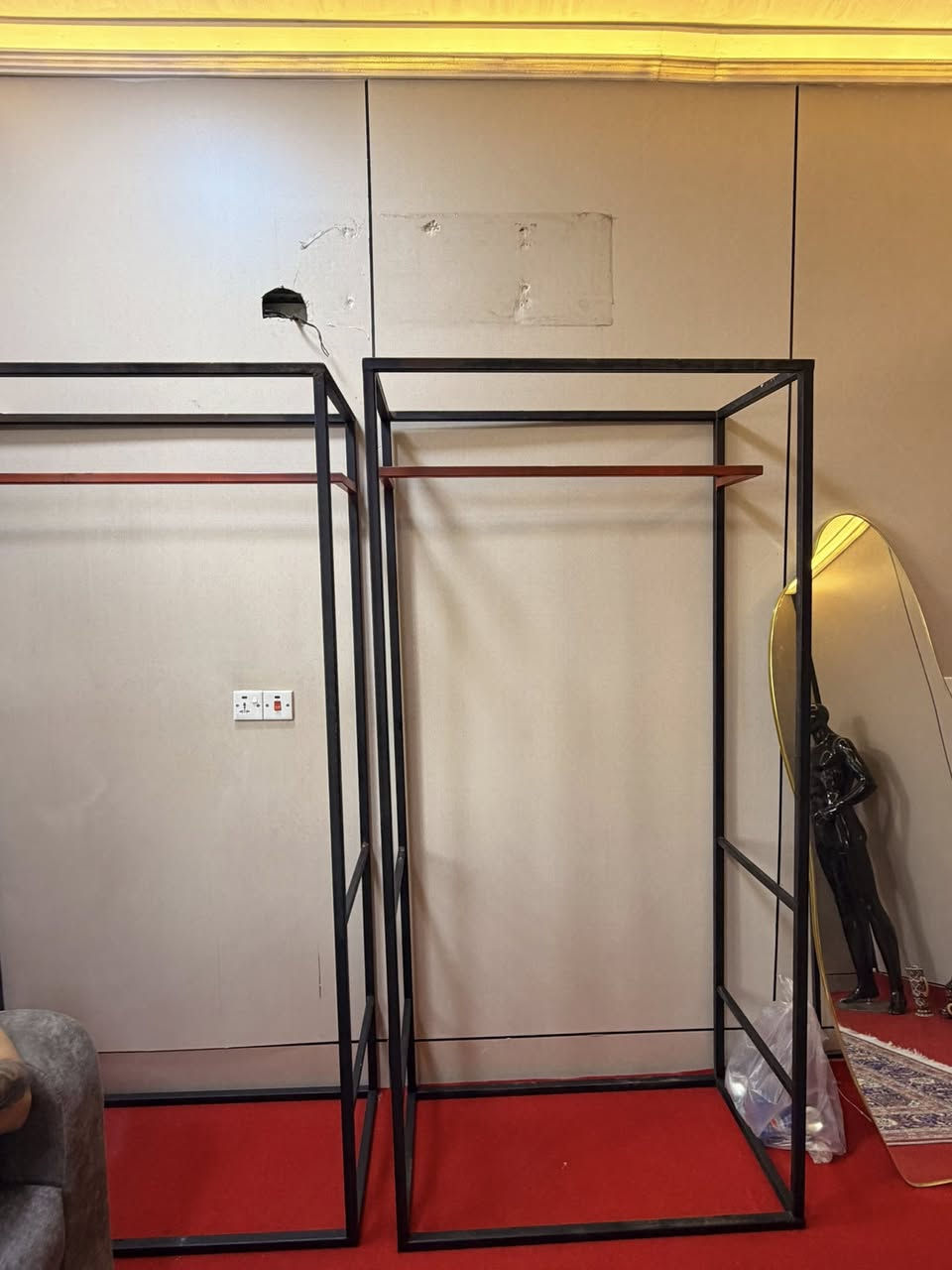 ملكانة +ستنادات محل تعليك اربعه للبيع مكاني بغداد للتواصل +964 770 377 6848
