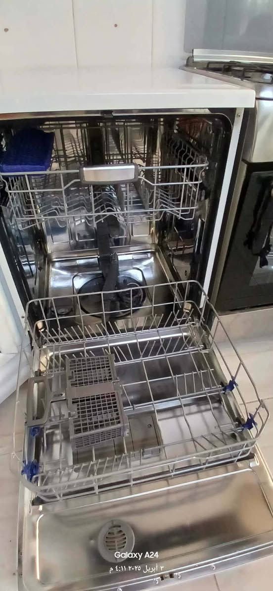 #للبيـــــــــــع #صعدو_منشور_حتئ_يصلكم_كلشي_جديد
#غساله صحون شغاله اي عيب مابيها نوع LG سبب بيع دياخذون غير لون
سعر ١٧٠ بيها مجال ومتوفر توصيل والعنوان حي ميثاق


**إذا كنت صاحب هذا الإعلان وتريد حذفه لأي سبب، رجاءا أرسل رسالة إلى الدعم الفني**