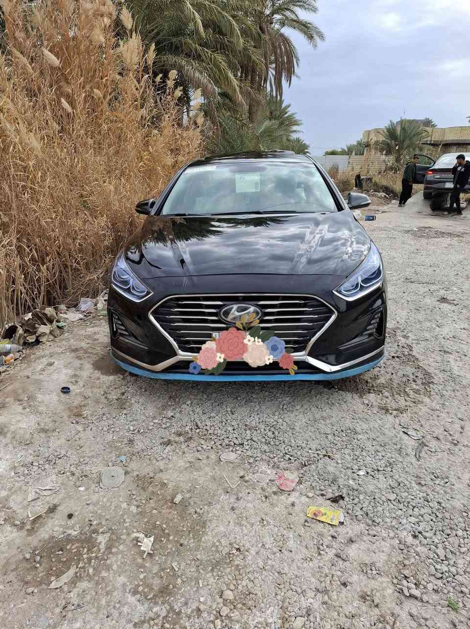 السلام عليكم للبيع او المراوس سوناتا لمتد موديل ١٨ فول  ماشيه ٨٥ ميل ضررها موضح بالصور جاملغ امامي بدون ارباك رقم بابل بأسمي *********** &***********
