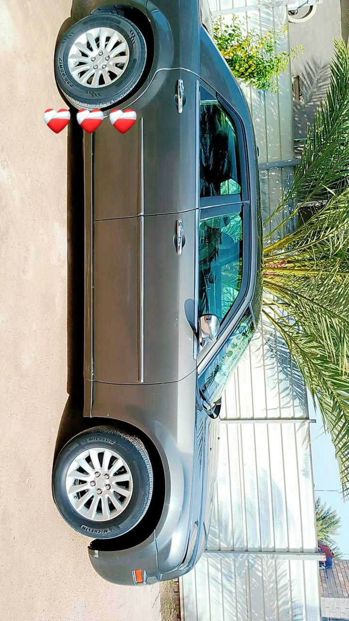 اوباما ٢٠١٠ اصل ٤ جوكات فتحه.مكبنه ٣٥٠٠ .محرك وكير واكسل وحداديه كلها جديده.
تدفئه وتبريد وكهربائيات كلها شغاله.رقم بغداد باسمي .بيع مستعجل .ضررها جاملغ خلفي بدون دواخل.بيها بدايه جراد بالقماره والبنيد. 
.شراي يتصل ***********.السعر ١١٥ قفل.
