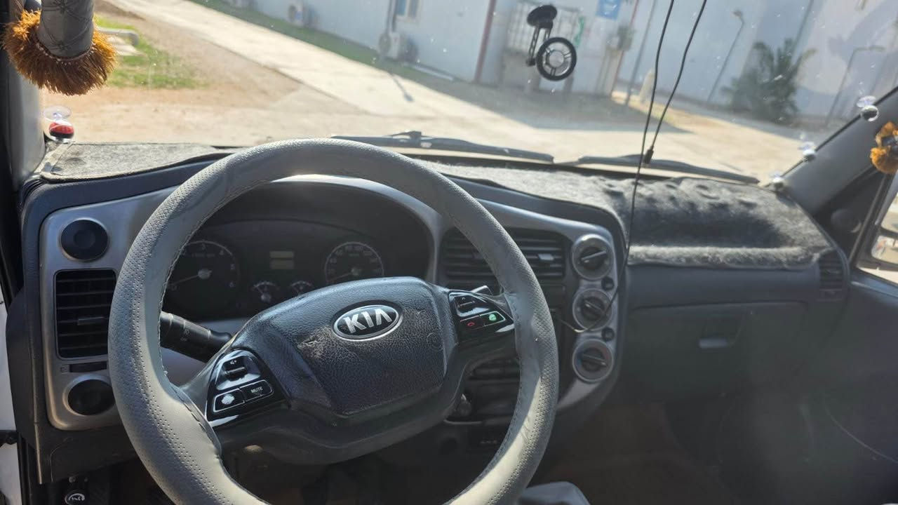 سلام عليكم سياره كيه حمل 2014 صبغ الرباع ول بدي صبغ قماره بيه شخوط بسيطه مكانه ميسان 125 وبيه مجال بسيط للستفسار ‭*********** Colombo, Sri Lanka
