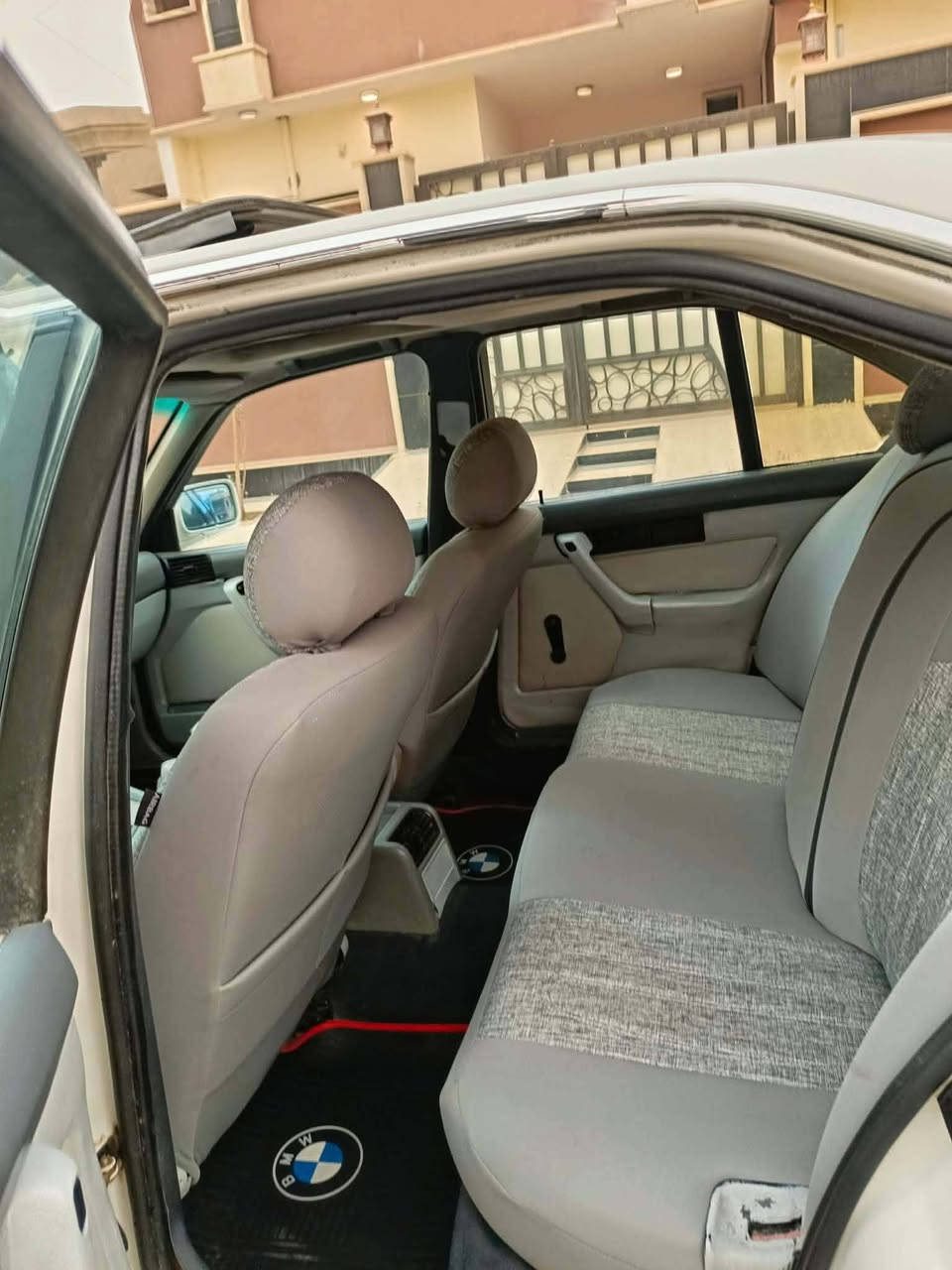 . BMW525/1991 محرك كبس سلايد تبريد تدفئه ويل تاير جديد كشنات جلد بلاد بجم عريض كبس بيها كابون بانزين شرط التحويل 
مكان السياره موصل أيسر 62 وبيها مجال 
***********
