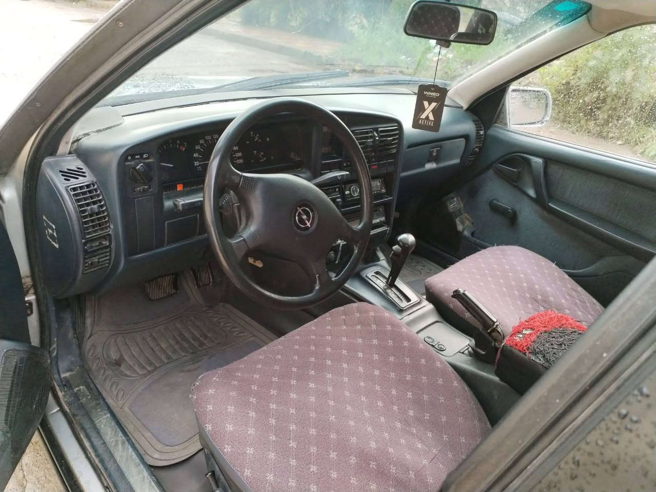 السلام عليكم اوميكا حجم 20 كير اتوماتيك رقم جديد سنوية بأسمي موديل 87 سياره نظيفه كهربائيات شغاله
سعر 35 وبيها مجال
***********
***********
