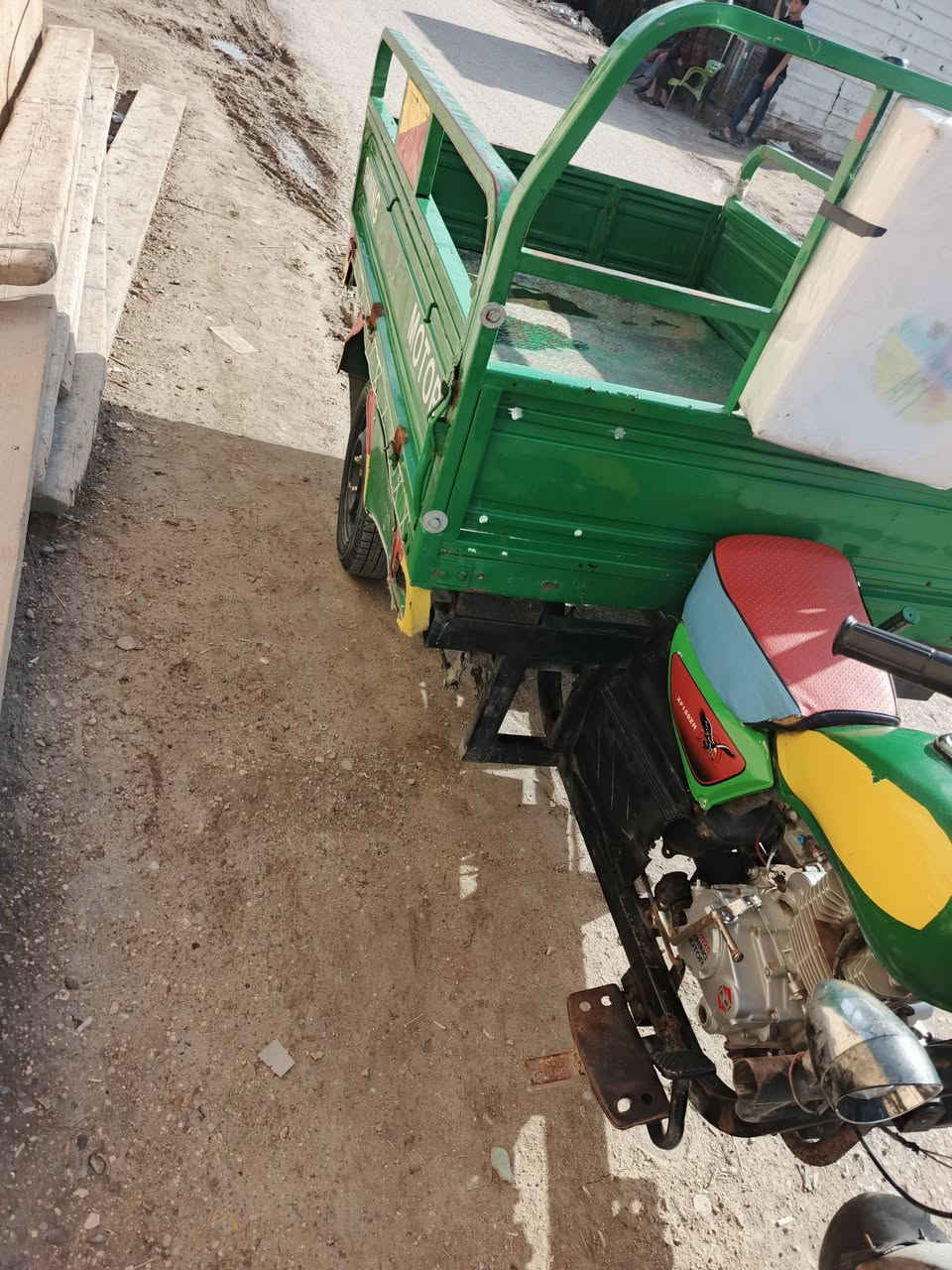 السلام عليكم حبايب
متاااح ستوته موديل 21 محرك 25 اوراق اصولي مكان بابل محاويل السعر مليون 250 بيهه مجال حك الجيه فقط
اتصل / ***********
