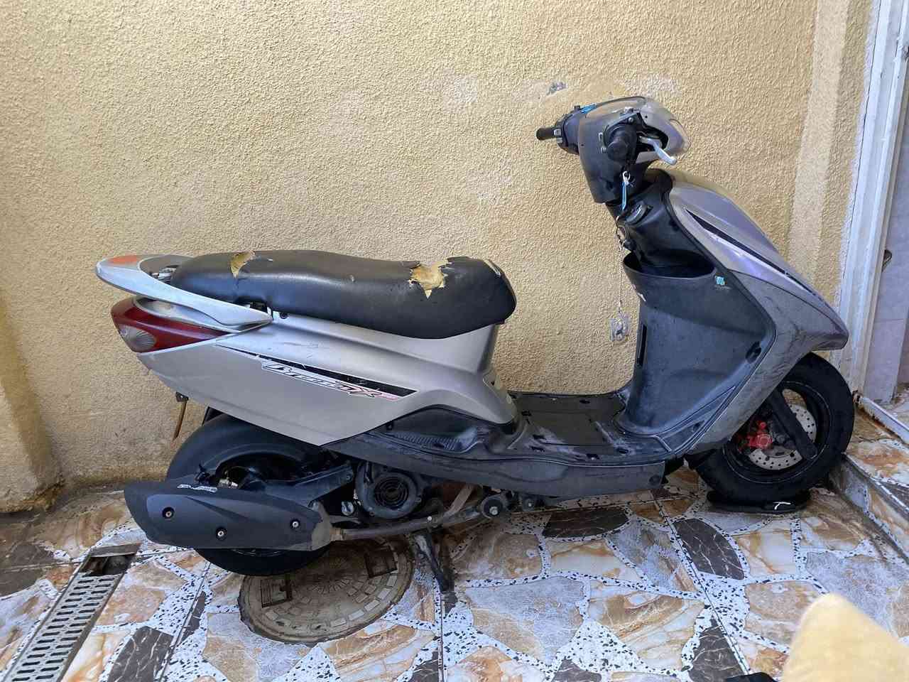 السلام عليكم 
دراجه للبيع كامله مابيهة نقص بس لحيه 
دراجه من فوك ليجوه مختمه 
مكينه مكفوله 
تايرات جدد 
تعال وشوف بعينك بـ600وبيهة مجال 
مكاني دوره ابو دشير***********
