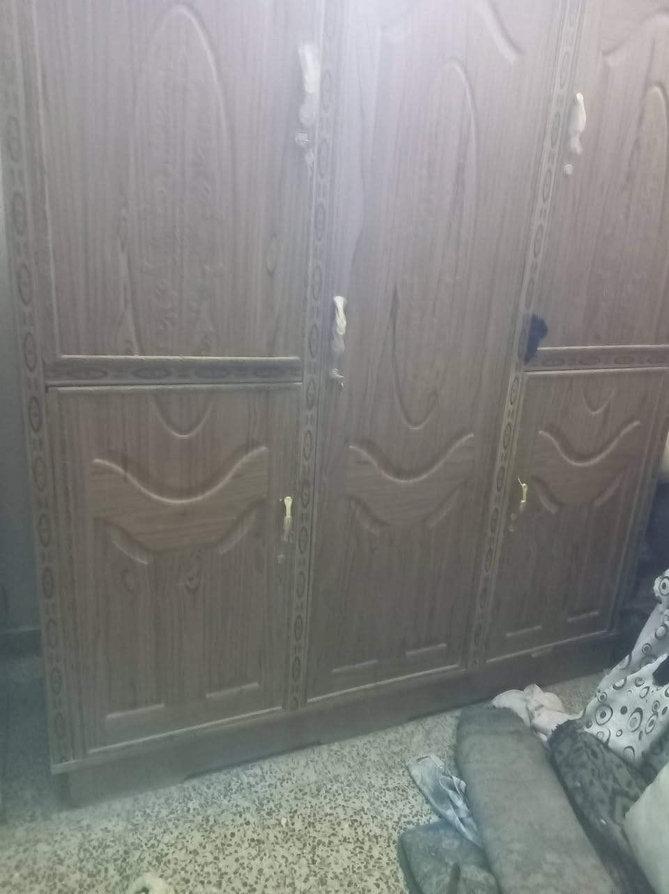 ألسلام عليكم اغراض للبيع الجاد يدخل خاص المكان السيديه ***********
