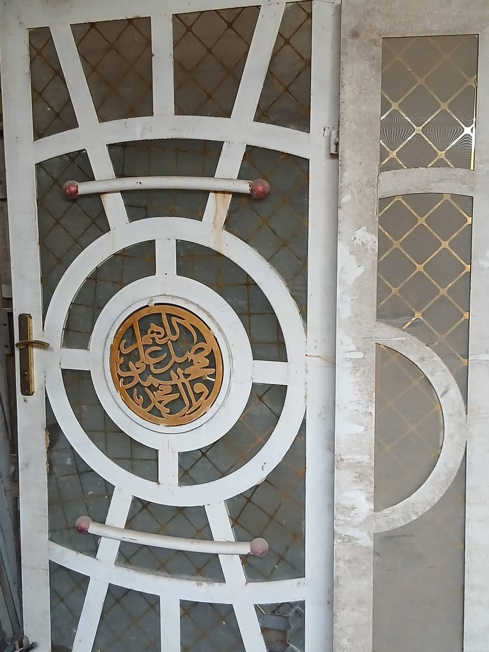 سلام عليكم 
للبيع باب وربع +باب تفصال للبيع بدون جرجوبه ثقيل درجه أولى 
بابل السياحي  
١٧٥ جدد كلش وجام كاملات 
***********
