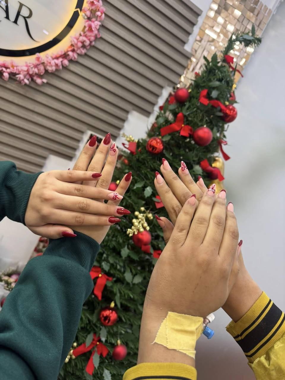 البياع شارع معتز مقابل قاعة اندلس ورقم هذا حجز ولوكيش دزوا رساله ع واتساب ***********
