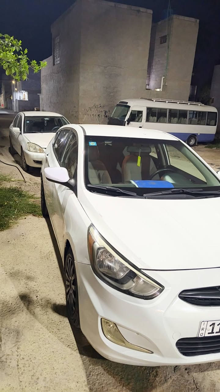 اكسنت موديل ٢٠١٥ صبغ بنيد وربع باب بيه بارد جاملغ ومكانات قليله نظيفه كلش تحويل مباشر سياره جاهزه مكينه وكير وتبريد وكهربائيات 
...... السعر. ٩٦
‏‪***********‬‏
