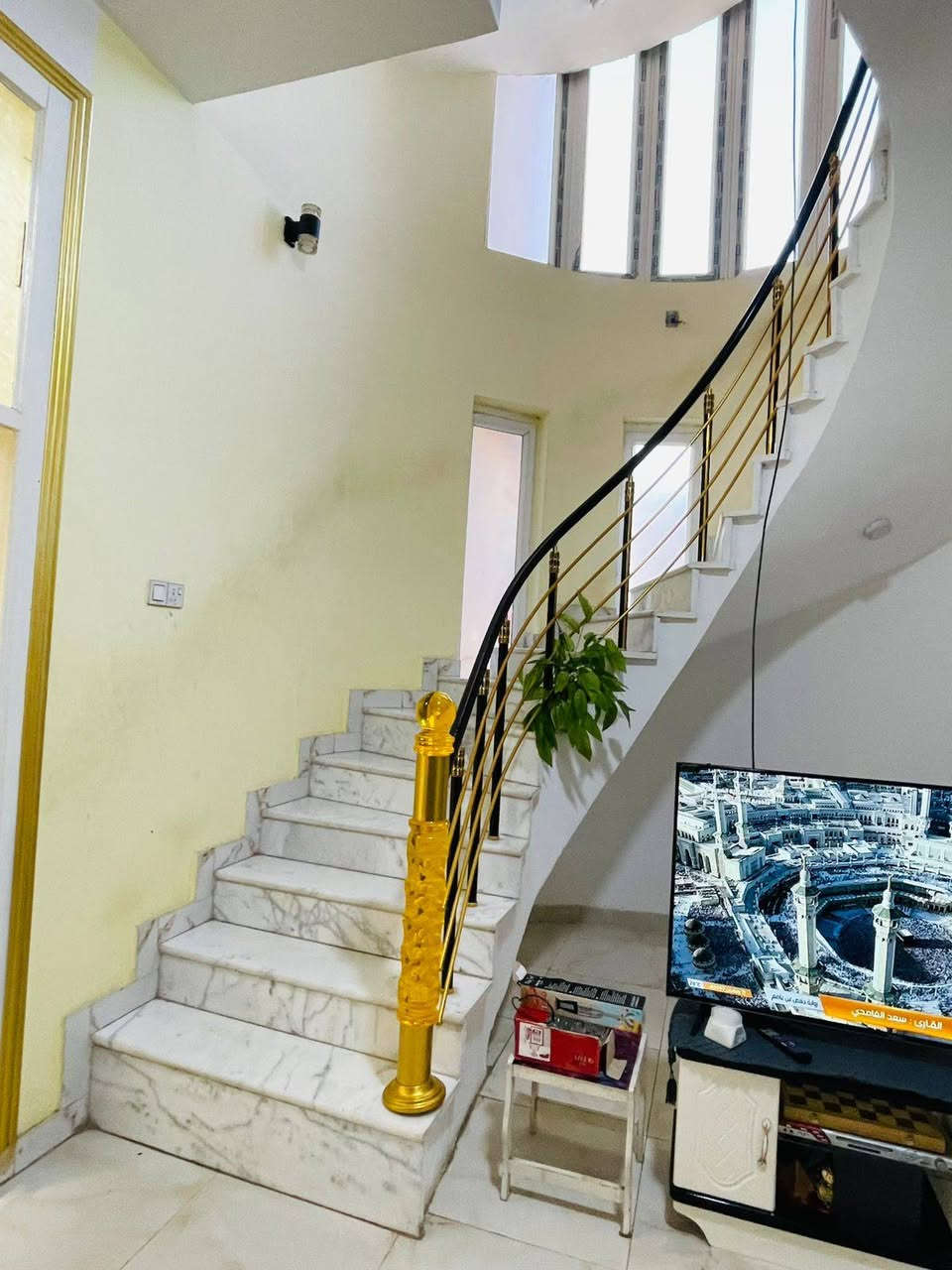 🏠دار سكني وتجاري للبيع  
📍 الموقع: مقابل محكمة استئناف بابل
المحكمة الجديدة
✨ المواصفات:
▫️ المساحة: 250 م²
▫️طابو ملك صرف 
▫️موقع استثماري وسكني مميز جداً
▫️منطقة هادئة جداً + خدمات متكاملة
 ...................... 
📞 للاستفسار والمعاينة: 
الاتصال على الارقام :
***********☎️ واتساب
او مراجعة المكتب 
الحلة _ الكرامة الشارع المشجر مجاور اسواق المطار 1 
✅ نستقبل جميع عروضكم السكنية 🏠 والتجارية 🏡 بكافة مناطق الحلة 
…………………………
