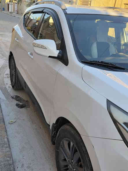 السلام عليكم 
توسان للبيع 
موديل 16
مكفوله كفاله عامه بيها بارد.
وارد خليجي 
رقم بغداد 
السنويه بسمي +رقم دولي تحويل مباشر 
الاستفار 
***********
