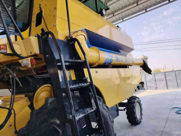 حاصدة نيوهولند موديل 2008 حجم 5050 كير كبير اربع بلم
بلجيكي اصلي مكفولة كفالة عامة

مشتغلة 2900 ساعة عل وضع شركة

لحد هسة بلم مامفتوح بلادي 

فول فول مواسفات دبل كشن معمل كهربأئي 

هزاز كهربائي سرن لعاب مراية كهربائي 

دبل سويج 

لحد هسه تاير بلادي مال شركة

سنوية و رقم و كلة جديد لحد 2030 

بأسمي بشرط تحويل 

بدون لحيم و فطر و صبغ 

كونترول و هيدرو كير مامفتوح بشرط 

تبريد بشرط ثلج 

محرك مفتوح بس انطيك بشرط و زمان بدون صرف و صوت و بخار حاصدة مال جناي بدون اي مصرف  

مكان كركوك 

للستفسار 

*********** 

واتسأب موجود
