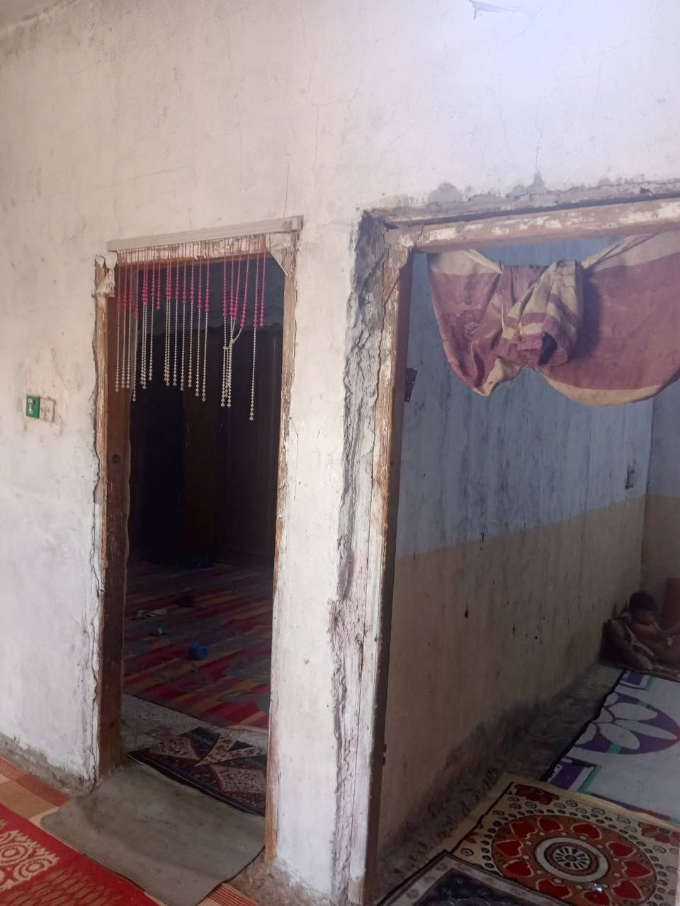 بيت للبيع حي الحسين الجديد السايدين,قرب, البستان,***********
