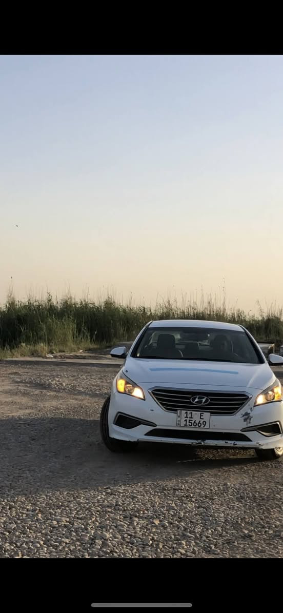 السلام عليكم
سوناتا موديل ٢٠١٦ أمريكي 
محرك مفتوح معلي بيه كازكيت راح الدوانز
حادثه قبق جنطه وجاملغ خلفي وبيه تصحليح بسيط بالحوض القماره بيه تكشير قليل 
نص الباب الخلفي عكس  السايق بيه تعديل حار 
خشم البنيد شبر بيه رش صبغ بسبب التكشير
 سياره نشطه ونضيفه 
رقم بغداد الجديد
تحويل مباشر 

شاشه اندرويد
تحكم ستيرن
٣ انضمه قياده
گير ٦ نمره
تخم تاير قبل شهر شاده

السعر 112 وبيه مجال 
مكان السياره الصويرة 
قرب  المعارض
للاستفسار
***********
