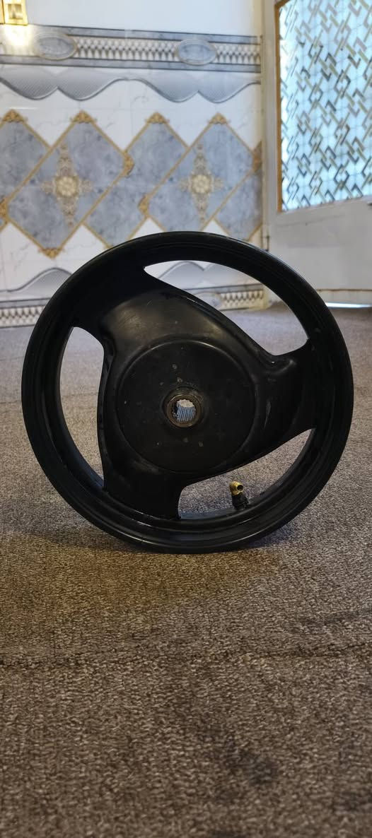 السلام عليكم العنوان كربلاء قرب مستشفى الكفيل تفليش الاسعار وكلهن بيهن مجال للطيبين تفليش الاسعار ***********

السبايدر 5 اصلي
2 ويل ماكس عدله رياضي اصلي ثقيل مابيه عواج سعره 15وبيه مجال للطيبين
3 طبله اربع كير خلفيه سعره 3الف 
4 عداد ماكس اصلي البلادي سعره 15وبيه مجال 
5 رقم جوكر على كل الدراجات يصير سعره 5الف
6 كور ماكس تجاري سعر 10وبيه مجال
7 عقل ماكس رياضي 9نمر مشتريه ب20الكم ب15
8 ويل ماكس عدله خلفي البلادي سعره 5الف
9 سيبايه مال بطه اصليه 5الف
10 لايت ماكس عدله بلادي 2الف
