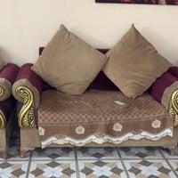 تخم • ١٠ مقاعد • محتاج غسيل