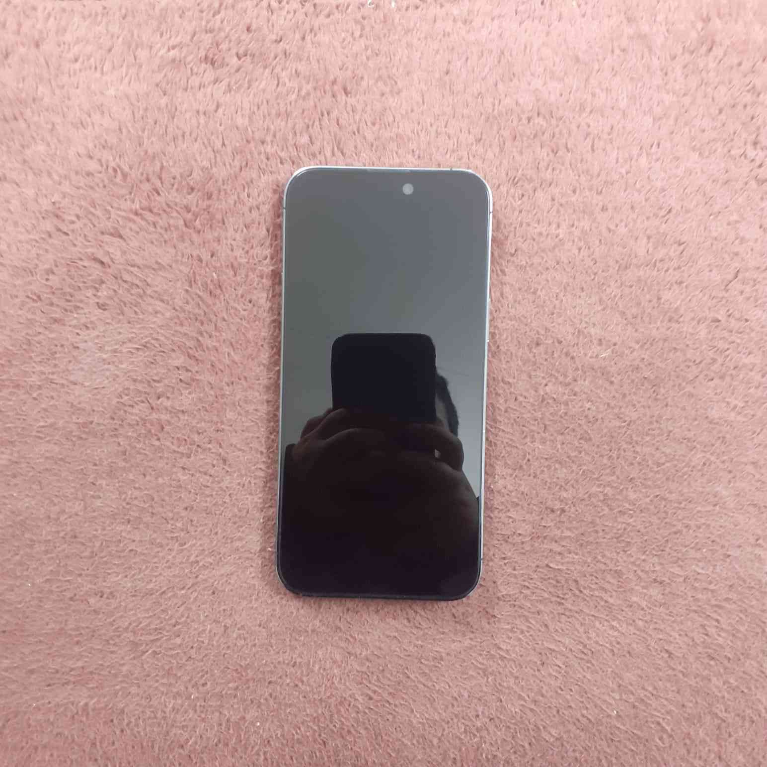 السلام عليكم 14 برو ماكس ذاكرة ٢٥٦ للبيع على وضع الشركة بدون تبديل اي قطعة نبسة النظافة ١٠٠٪؜ 
***********
