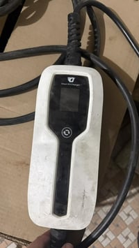 للبيع شاحنة شغالة وية الادبتر  قيم واخذ توصيل متوفر مجاني ٠٧٨٣٨٧١٦٤٨٦