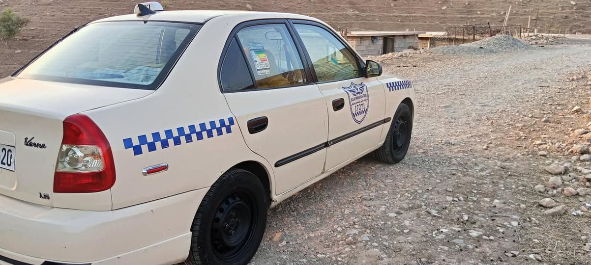 ***********
هۆندایئەسێنت تەکسی ٢٠٠١
 سەیارەکە زۆر جوانو ناوازەیە  دوجام کارەبایە ناو دەرەوی زۆرجوانە.گێڕو مەکینەی بەشەرت مەکینەکەی ٢٠١٤دەیە . هەزەی تازەیە سەنەوی تا 2029تازەیە.یەکدینار مەسرەفی تیانیە .تەبرید لەسەرسیویچ ساردو گەرم.
چوارتایەی لۆکی لەژێرە.کارەبای هەموی مەزبوتە لەسەر شەریکە.لۆگوی بۆکراوە.بەنزین زۆر زۆر کەم ئەخوات. ڕەقەم ولۆگۆی بەناوی خۆمەوەیە .گێڕو مەکینەوە خرامەو بەناوکردن بەشەرت.***********
