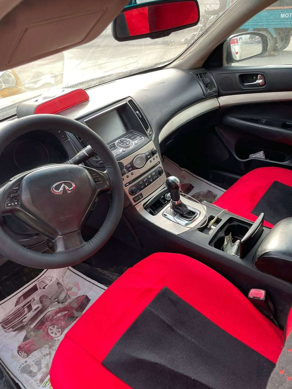 السلام عليكم من رخصة الادمن انفنتي G35موديل ٢٠٠٧ حادثها الباب الخلفي اليمين مصبوغة حزام عدا القمارة كير مكينة تبريد بشرط السيارة يرادلهادعامية امامية صدر أمامي خلفي ترتيب وطوافة بانزين و كونترول جام رئيسي مال سايق السعر ٦٥ وبيها مجال العنوان ابو غريب الاتصال ب***********
