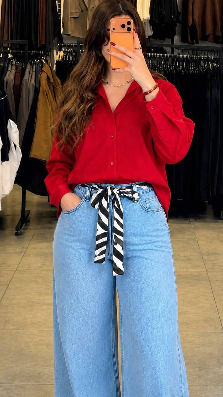 بنطلون بَكي ترند 2026 😍❤️

ستايل عصري بقصّة Baggy الواسعة المريحة، يمنحك إطلالة كاجوال أنيقة ومواكبة للموضة. 👖

✔️ قماش جينز تركي 🇹🇷🇹🇷 عالي الجودة، ناعم ومريح باللبس اليومي.
✔️ قصّة واسعة حديثة تعطي حرية بالحركة 💕
✔️ خصر مريح مع حزام قماش بدزاين أنيق يضيف لمسة عصرية.
✔️ سهل التنسيق مع القمصان، التيشيرتات والسبورتات 

القياسات / 38 / 40 / 42 / 44 / 46 / 48 / 
🚘 يوجد خدمة توصيل لجميع محافظات العراق 5 الاف 🚘


**إذا كنت صاحب هذا الإعلان وتريد حذفه لأي سبب، رجاءا أرسل رسالة إلى الدعم الفني**